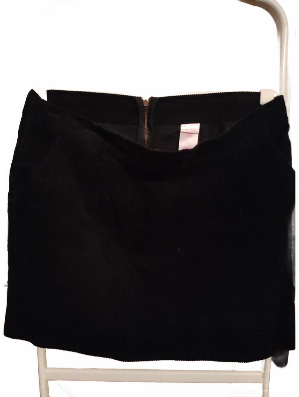 Xhileration mini skirt - L- black back zipper - EUC
